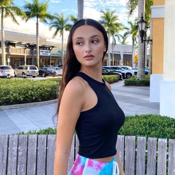 Women's Black Basic Sleeveless crop Top - Picture 2 of 3